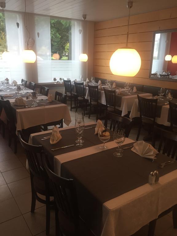 Hotel & Restaurant Stadthof Glarus Exteriér fotografie